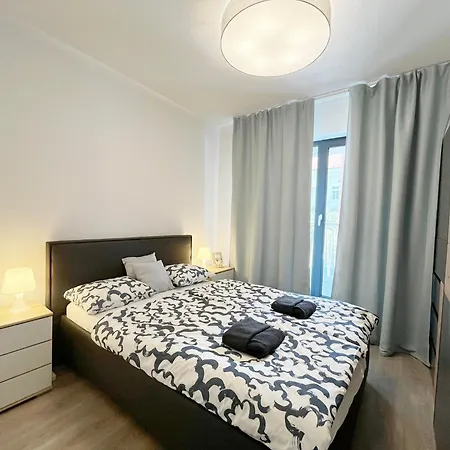 Paradise-ac&balcony *