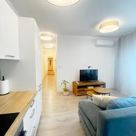 Paradise-ac&balcony * 布拉迪斯拉发