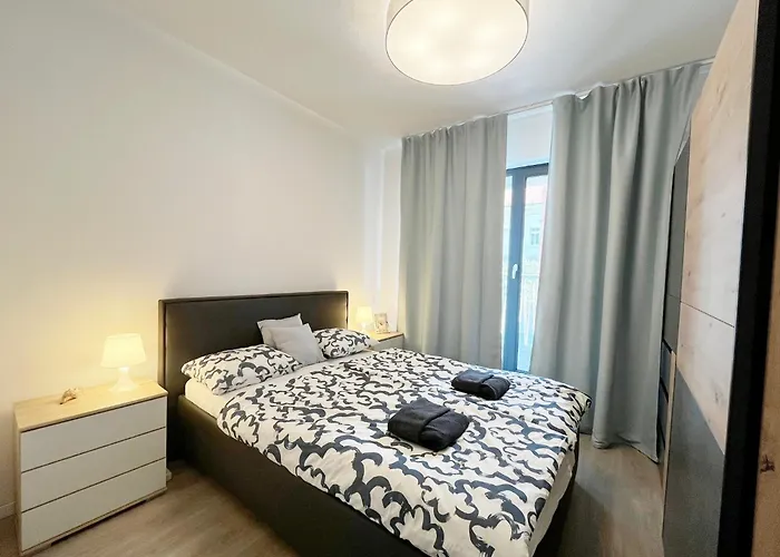 Paradise-ac&balcony *